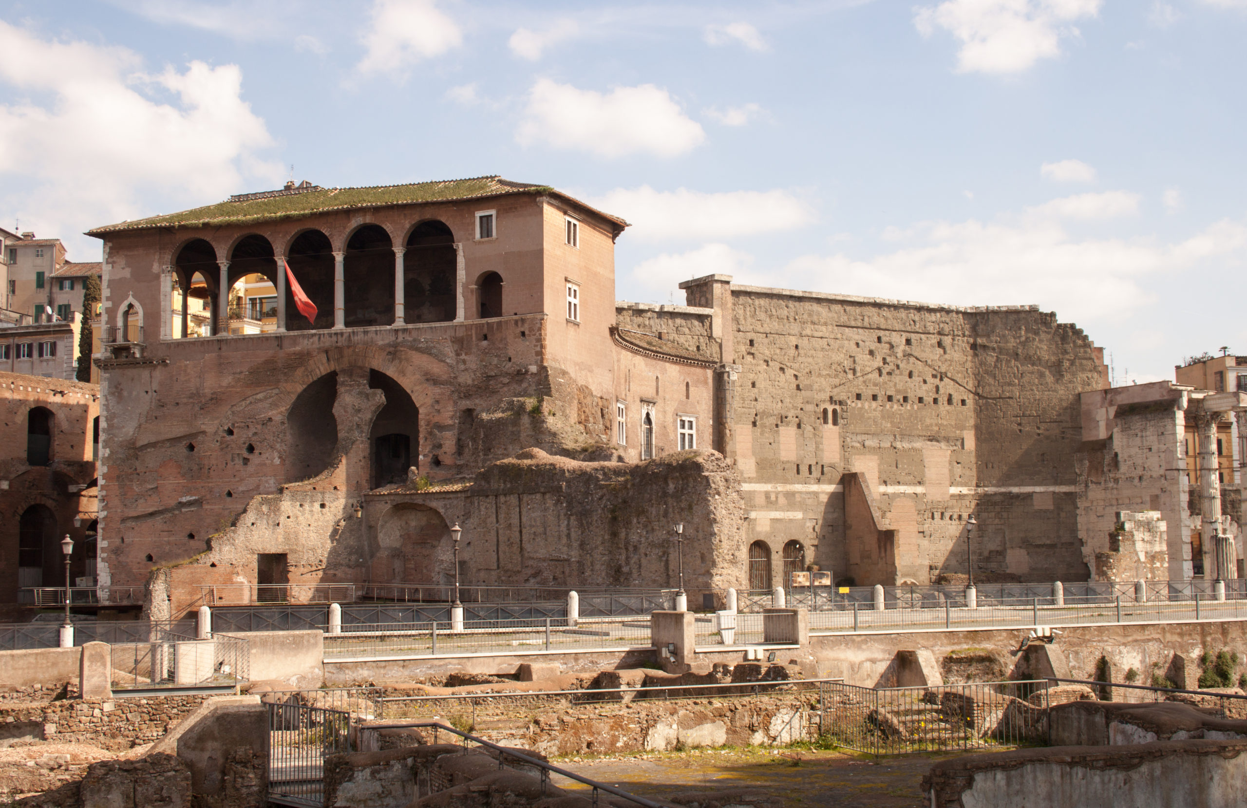 La casa dei Cavalieri di Rodi La casa dei Cavalieri di Rodi ai Fori Imperiali 5/9