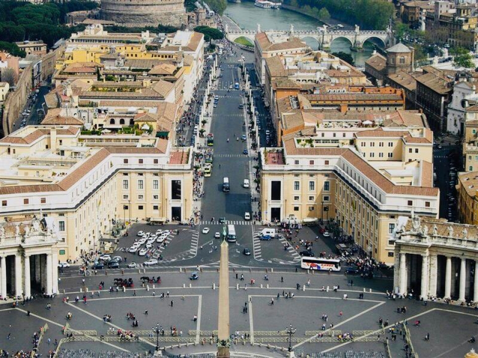 Passeggiata intorno al Vaticano: I Rioni Borgo Pio e Prati, 24/4 ore 16