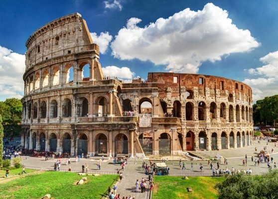 Il Colosseo dall’Arena, e i siti speciali del Palatino e del Foro con: Le case di Augusto e Livia, Santa Maria Antiqua, La domus Tiberiana e la Curia Julia  22/03 ore 11:00